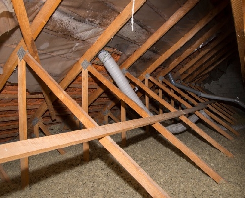 achat-immobilier-:-faut-il-imperativement-visiter-les-combles-?