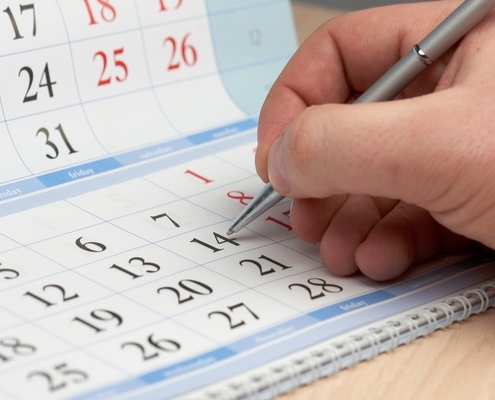 c’est-l’histoire-d’un-couple-qui,-pour-beneficier-d’une-reduction-d’impot,-compte-les-jours-…