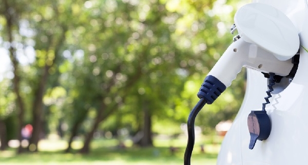 bornes-de-recharge-de-vehicules-electriques-:-un-paiement-par-carte-bancaire-?