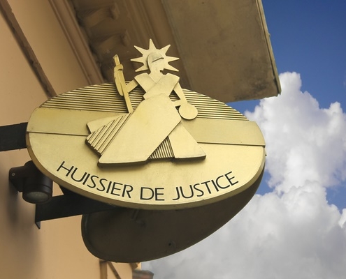 taxe-sur-les-actes-des-huissiers-de-justice-:-c’est-la-fin-!