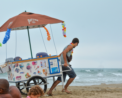 vente-ambulante-sur-le-littoral-:-une-activite-libre-?