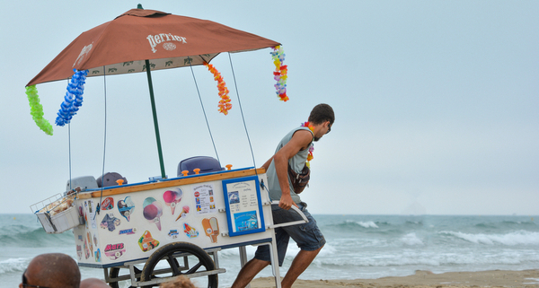 vente-ambulante-sur-le-littoral-:-une-activite-libre-?