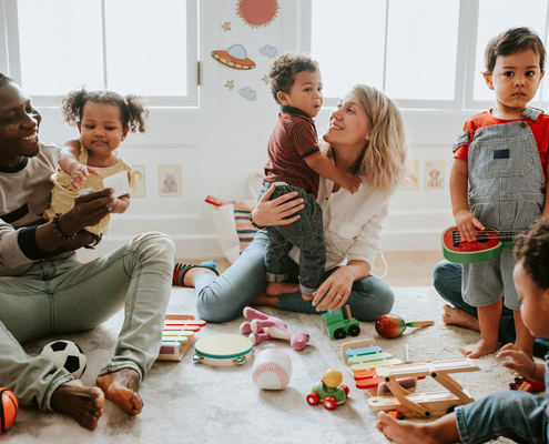 professionnels-de-l’accueil-de-jeunes-enfants-:-2-nouveaux-outils-a-votre-disposition-!