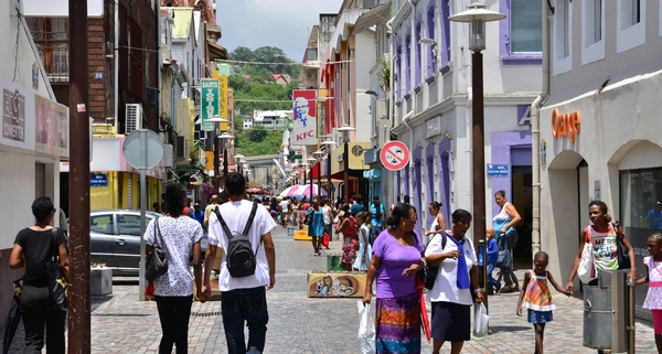 antilles-et-guyane-:-le-coronavirus-est-toujours-la…